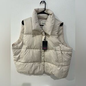 Go G.G Cream Puffer Jacket size XXXL